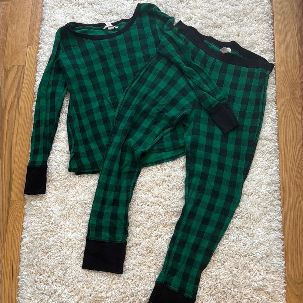 +VICTORIA’S SECRET+ Green and Black Plaid Pajama Set